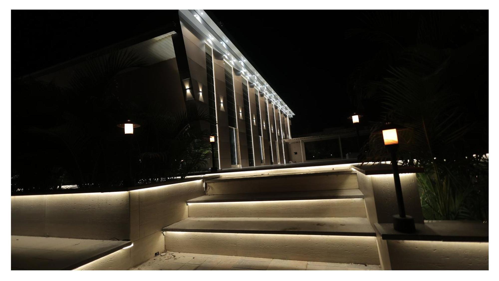 The Riverside Inn Vidisha Exterior photo
