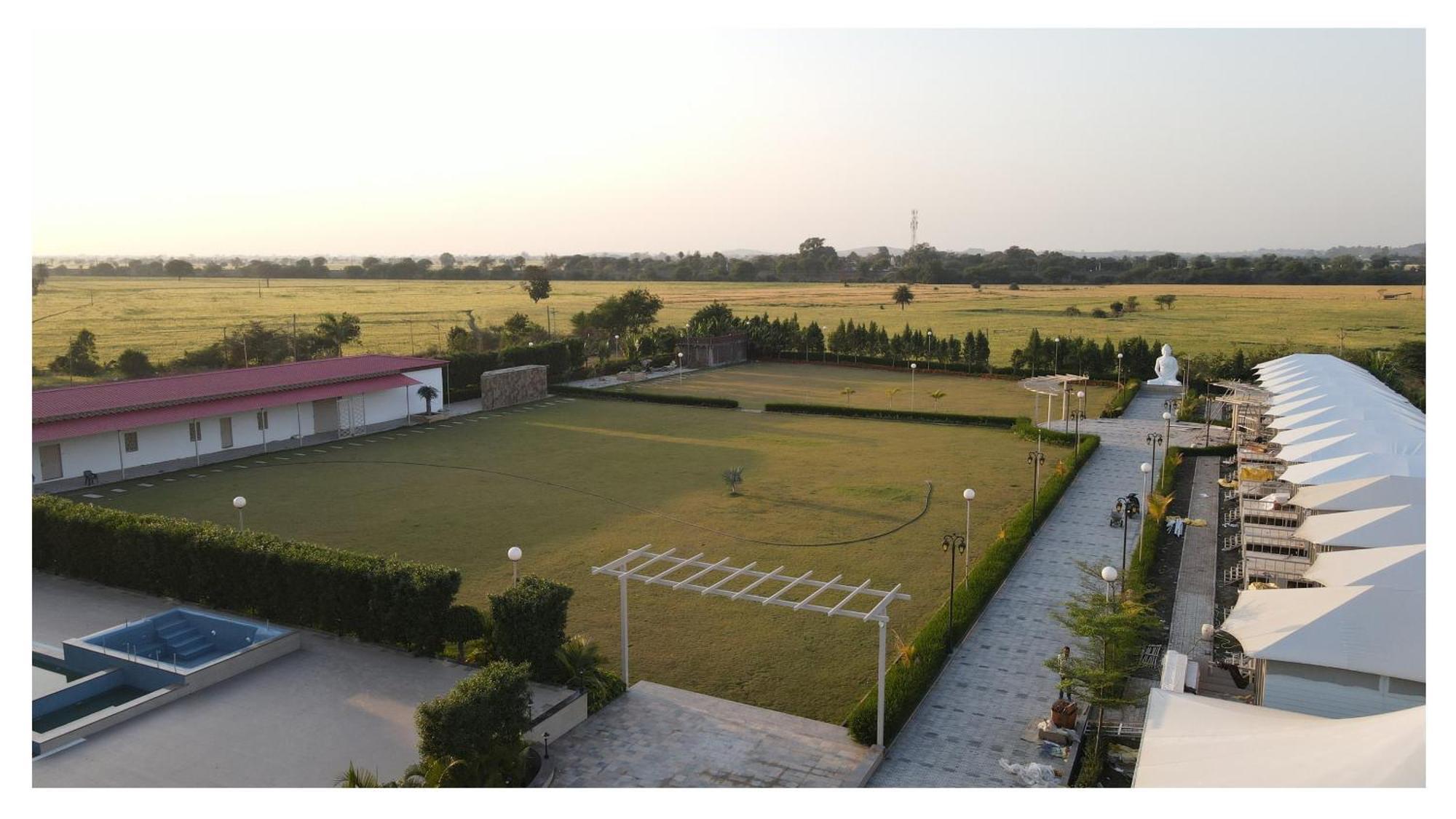 The Riverside Inn Vidisha Exterior photo